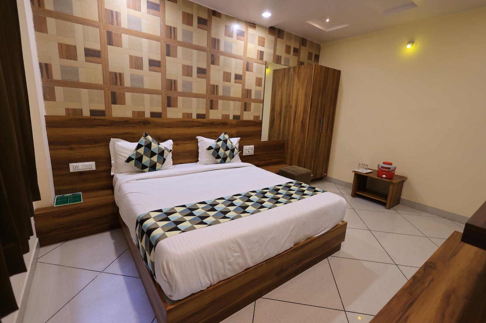 Maruti Group of Hotels - Shri Naman – photo 4