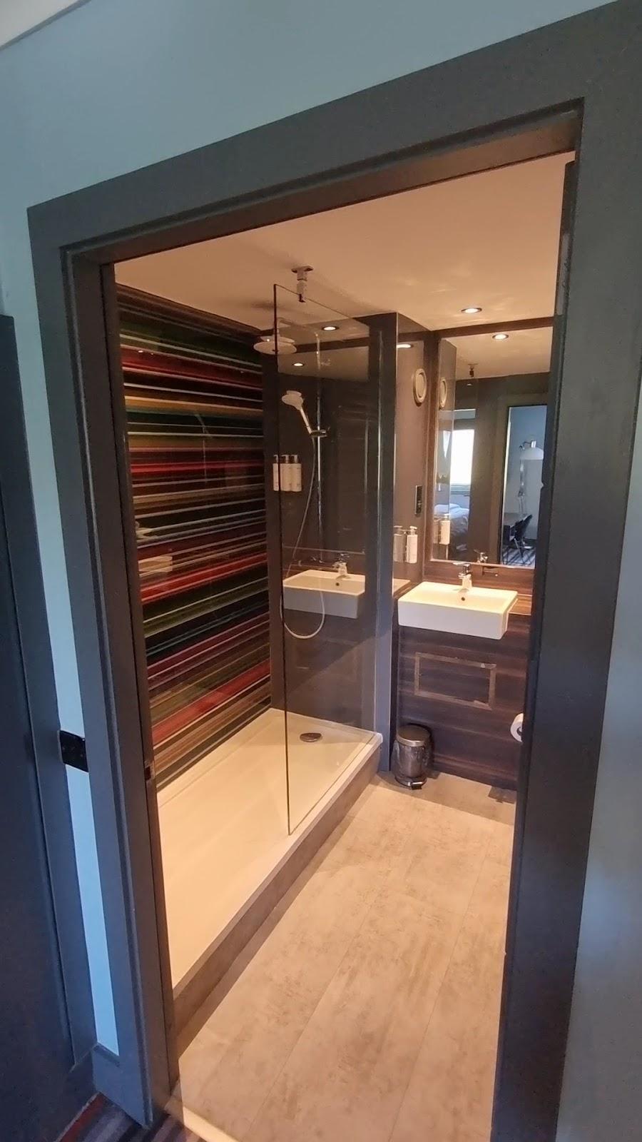Village Hotel Cardiff – photo 2