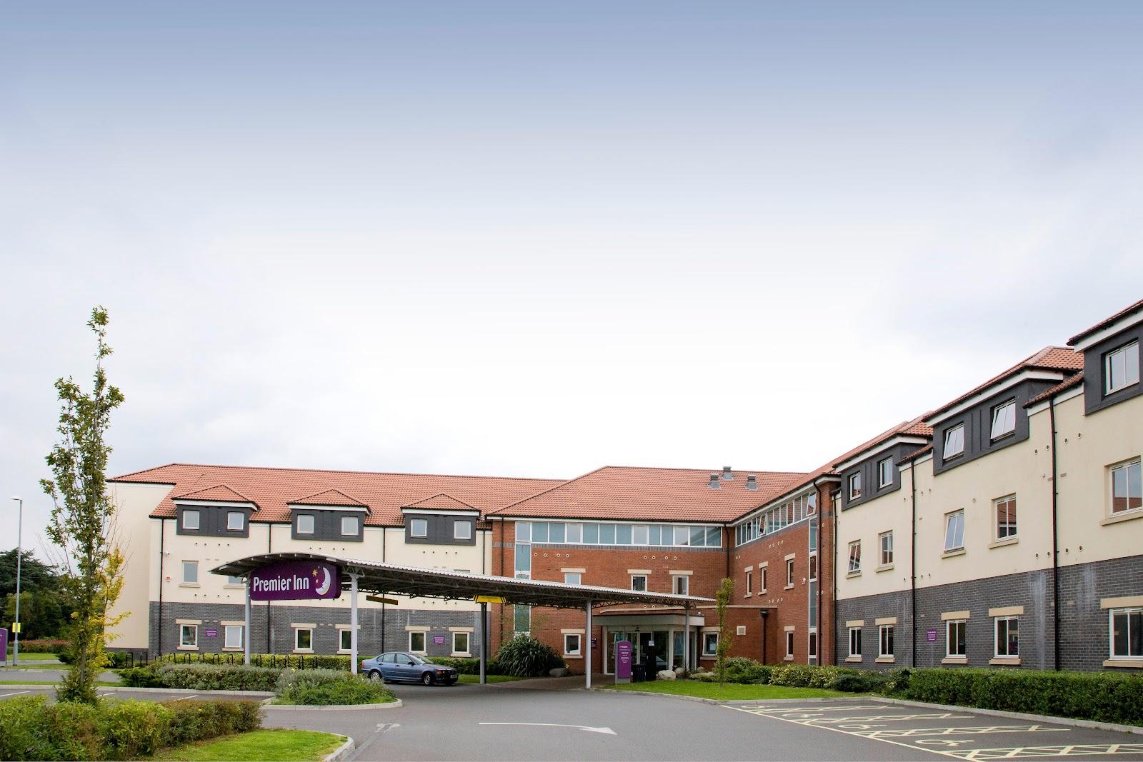 Premier Inn London Hayes, Heathrow (Hyde Park) hotel – photo 1