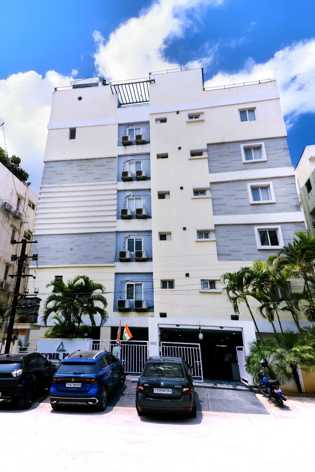 Hotel Cyber Pride – photo 1