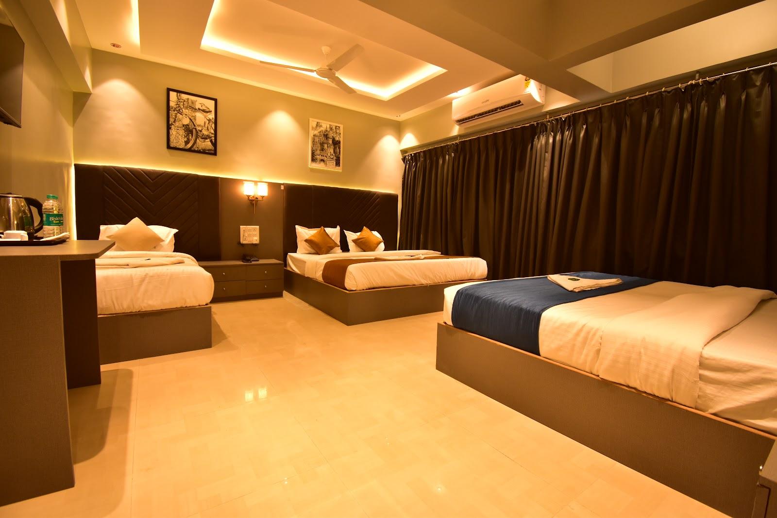 Dhanvantari Hotel Near Kokilaben Hospital – photo 2