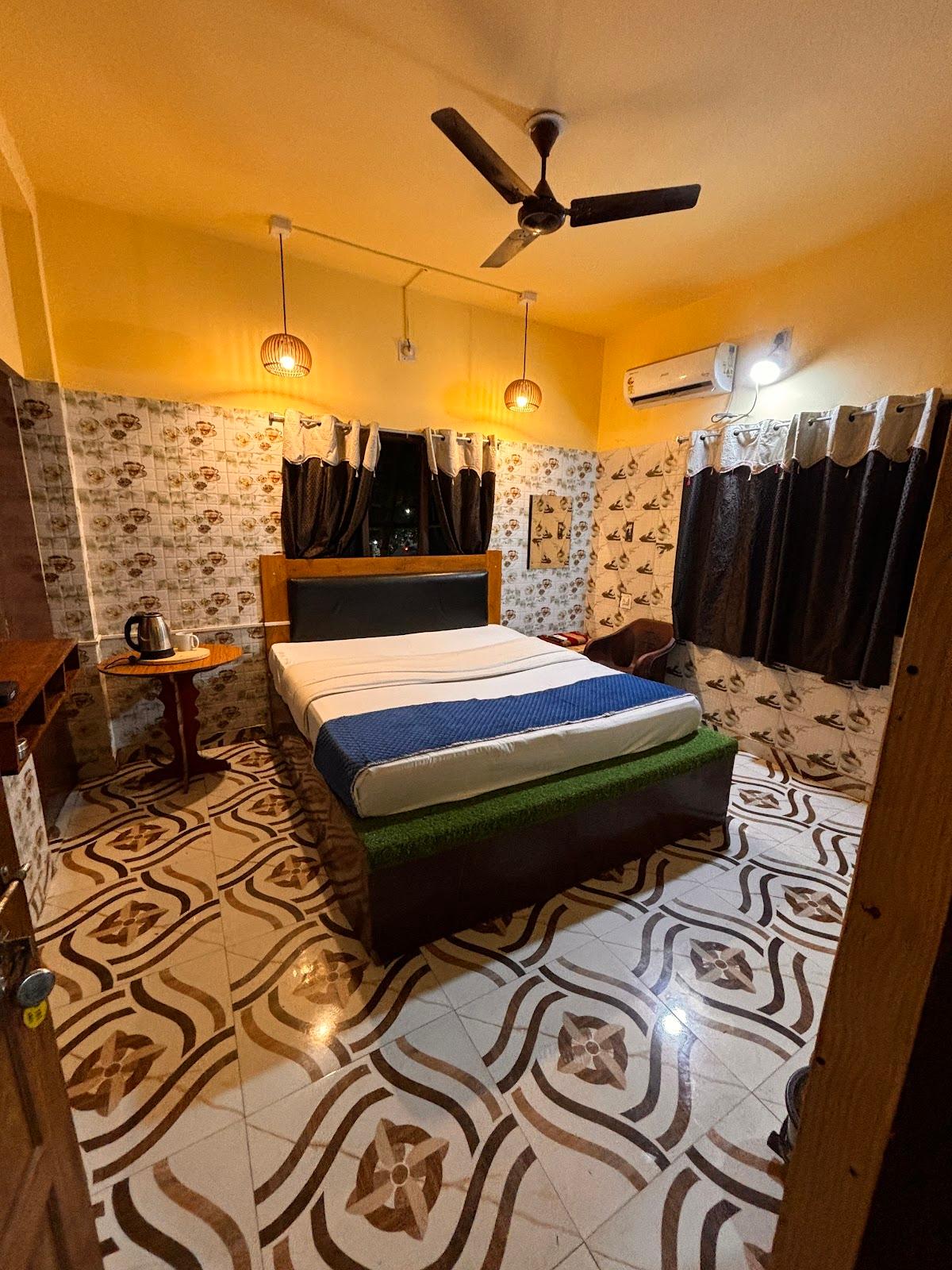 Plush Hotels – photo 2