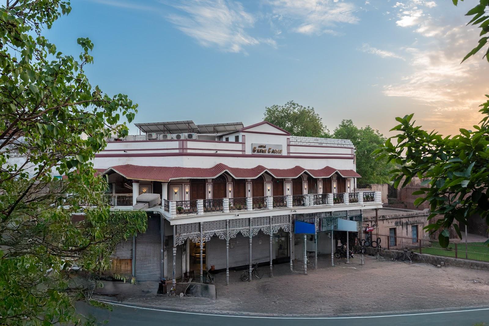 Hotel Green Castle (Heritage Hotel overlooking two protected monuments) – photo 1