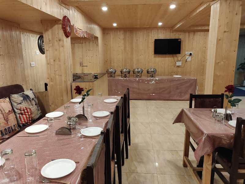 Wood Castle Hotel – photo 2