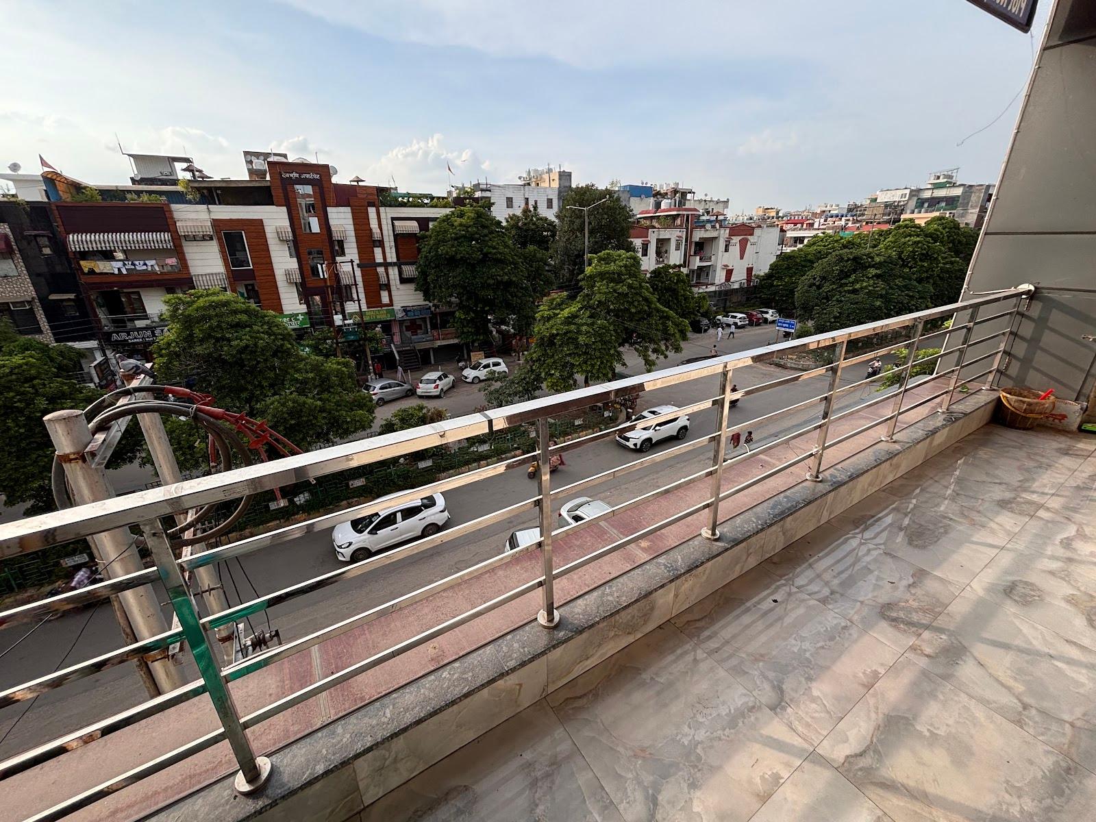Hotel Indirapuram Residency
