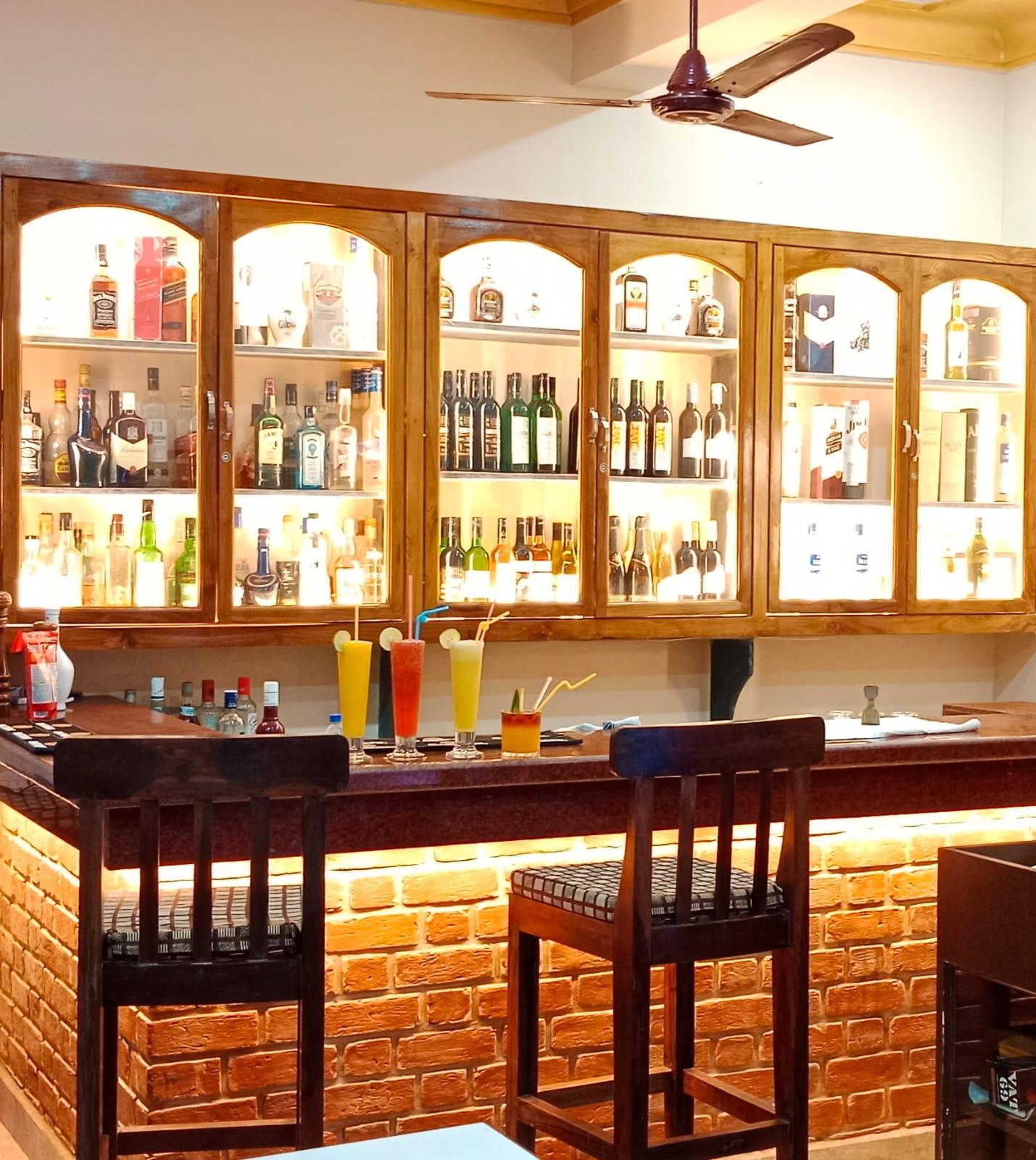 Sunset Restaurant and Hotel – photo 1
