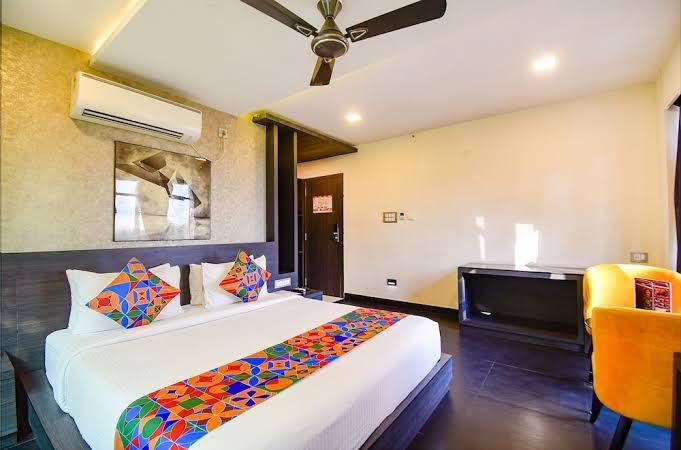 FabHotel Prime Karims - Deluxe Room – photo 4