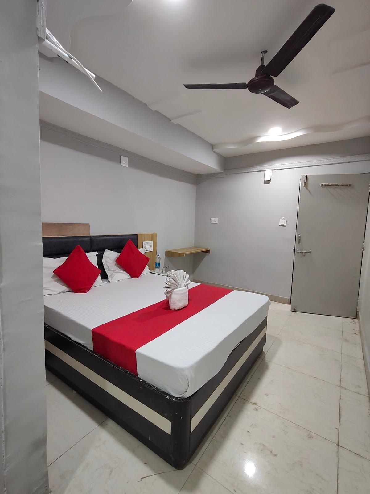 Hotel Anjani Inn – photo 2