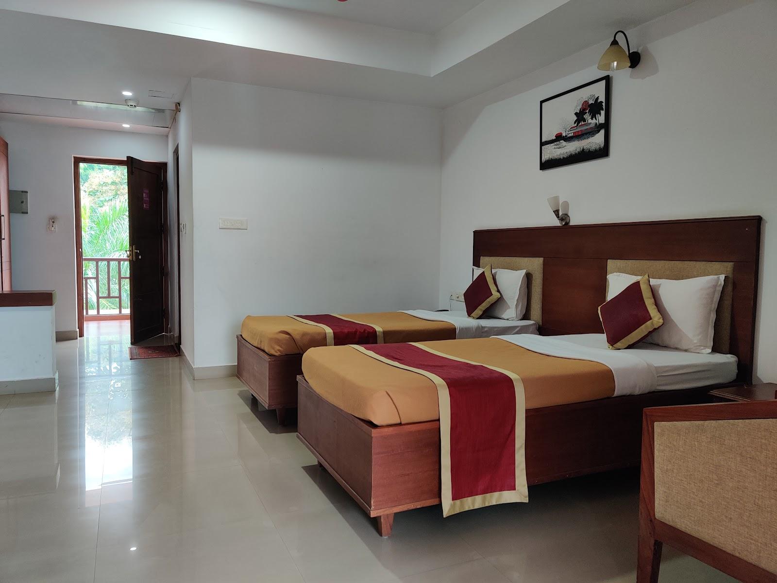 Aluva Palace – photo 3