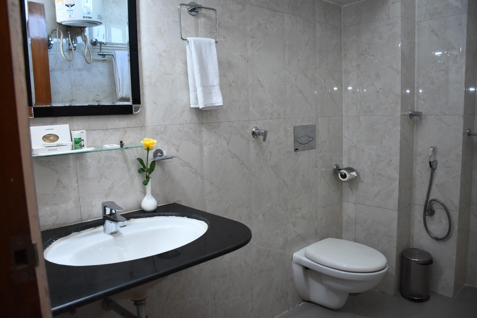 Hotel Yaiphabaa – photo 4