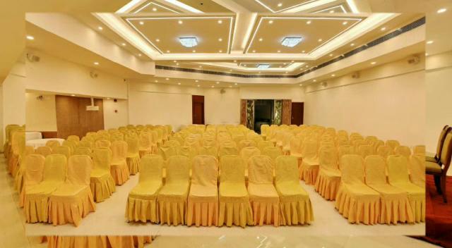Metro Grand Hotel – photo 2