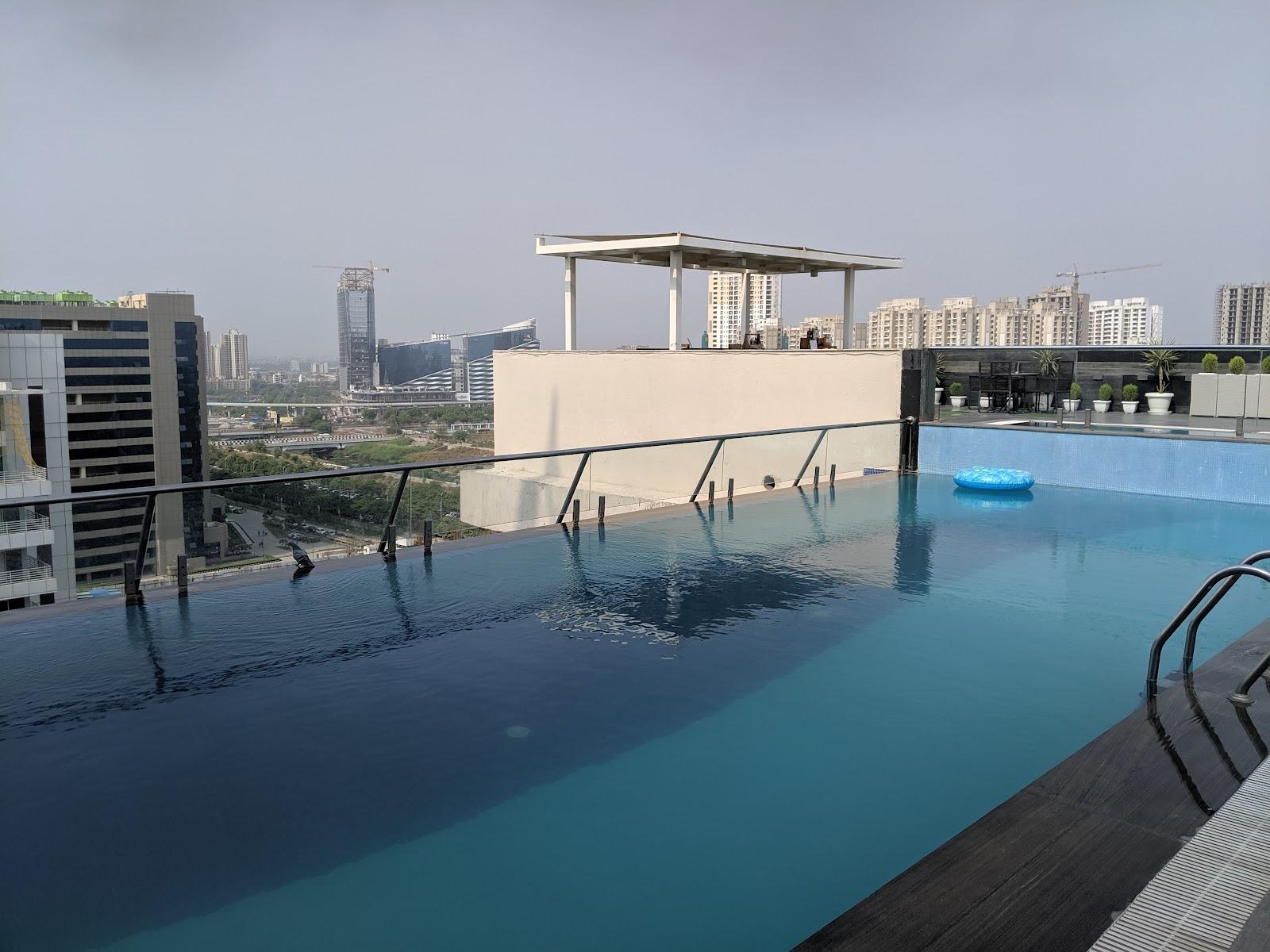 Sandal Suites, Operated by Lemon Tree Hotels, Noida – photo 4