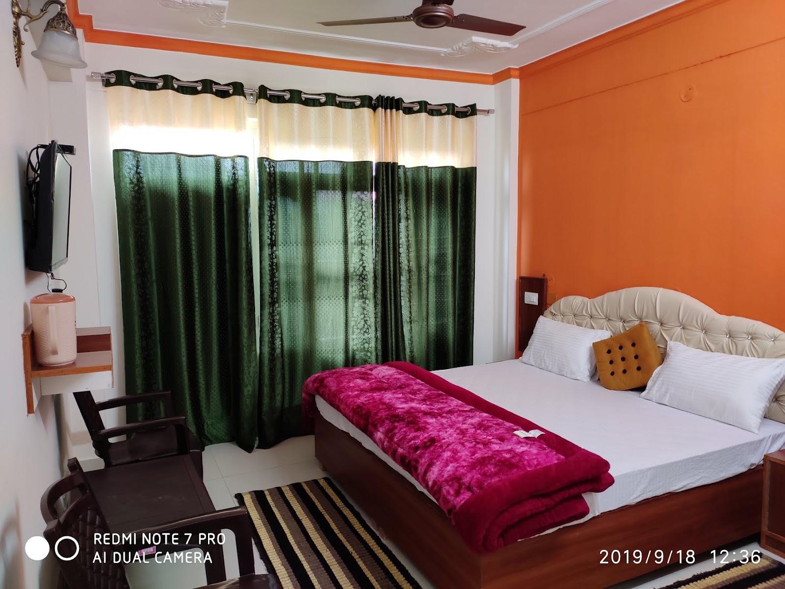 THE HIMALAYAS GUEST HOUSE – photo 2