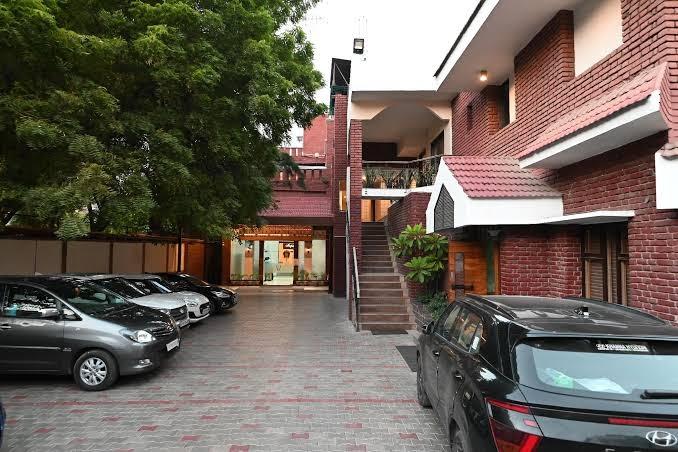 Little Chef Hotel – photo 1