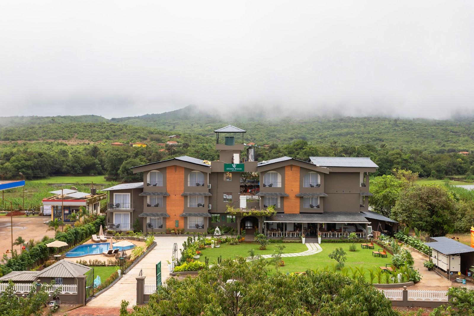 Stone Wood Hotel Amboli – photo 1