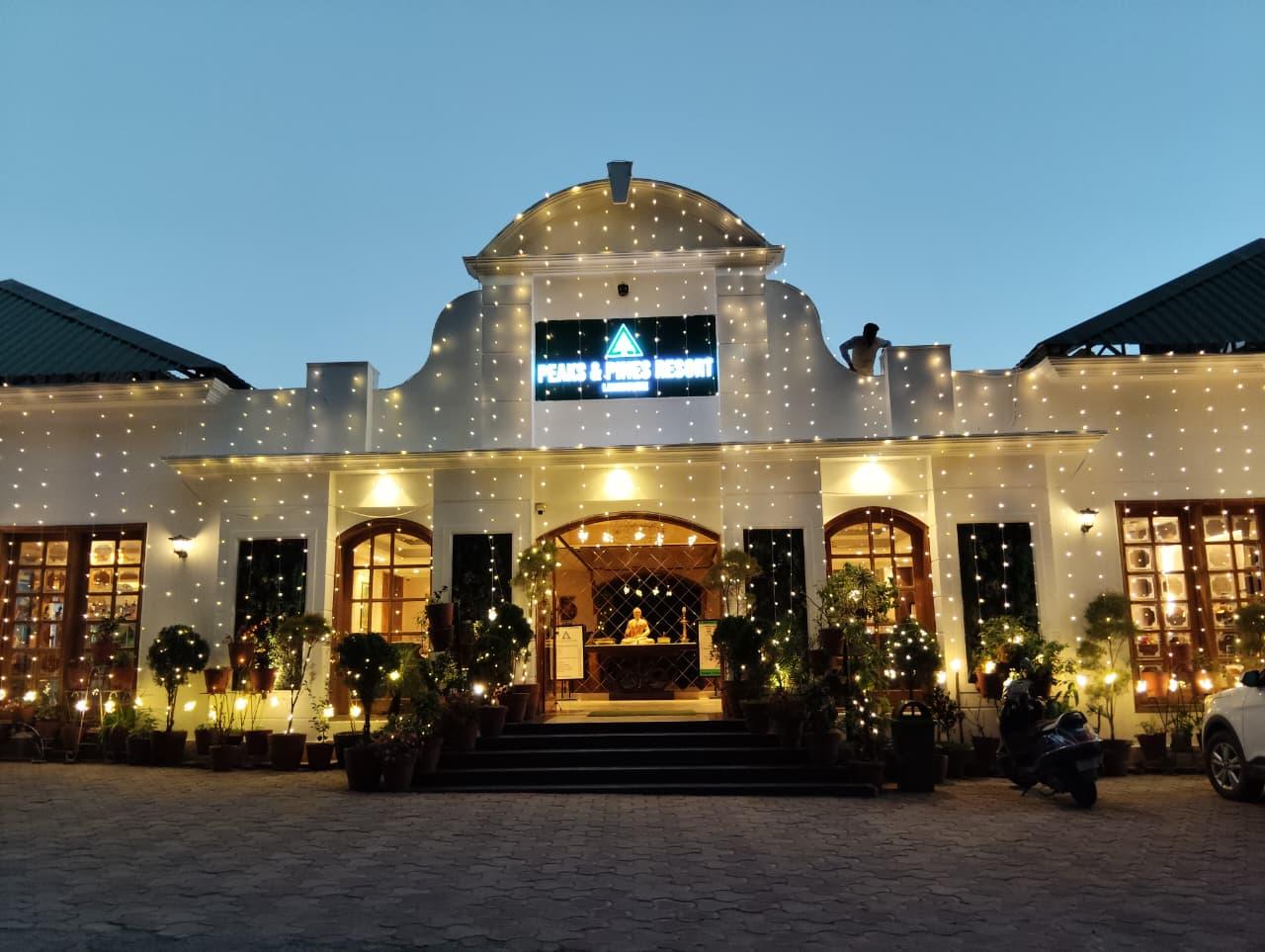 Peaks And Pines Resort, Lansdowne