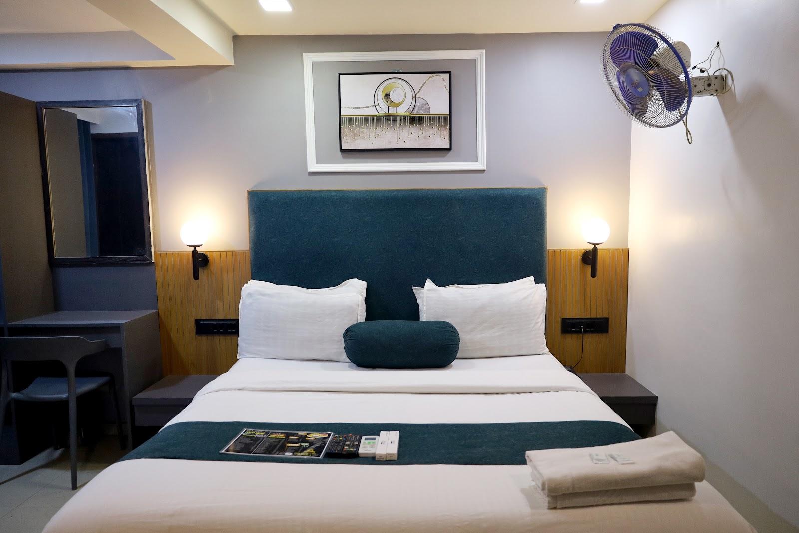 Hotel Gold Leaf - Hotel in SG Highway, Ahmedabad – photo 2