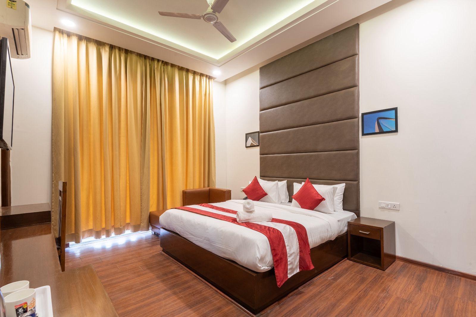 The Florence Hotel Near Artemis Hospital – photo 2