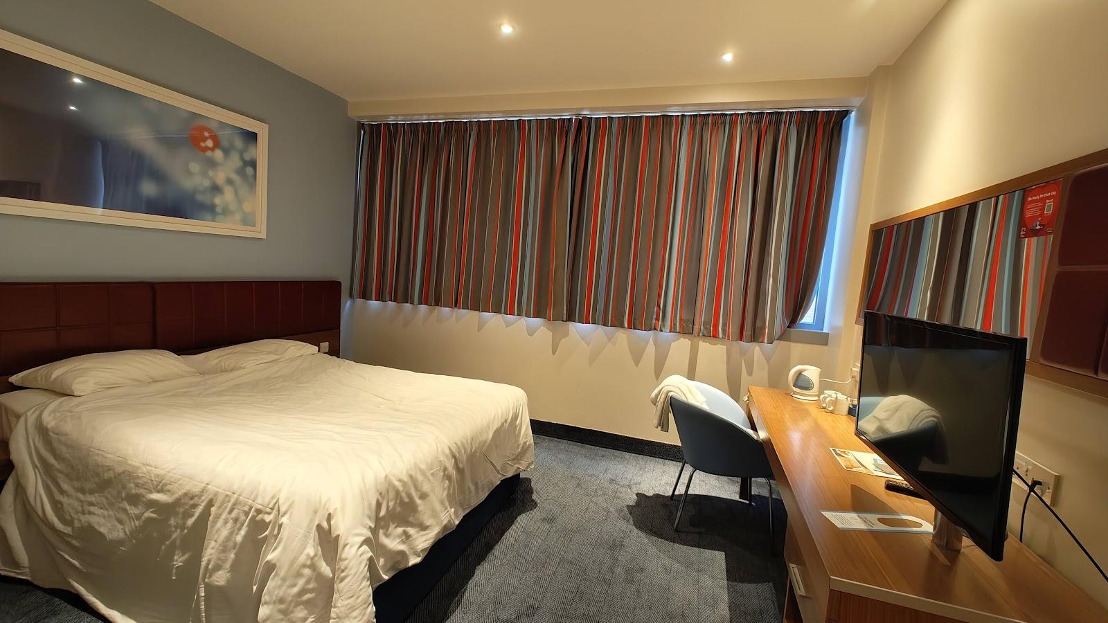 Travelodge London Central Aldgate East – photo 2