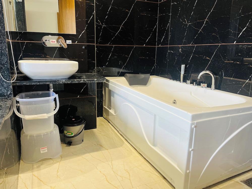 Hotel Royal Empire – photo 4