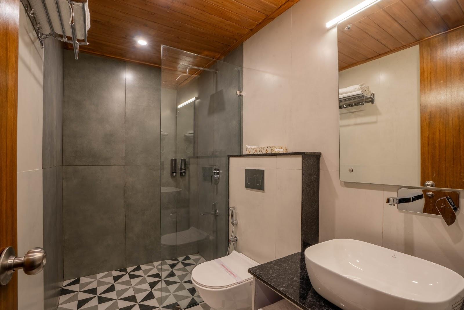 Perfectstayz Westend mall road mussoorie – photo 4