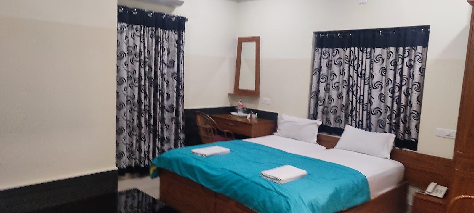 Sapphire Inn – photo 3