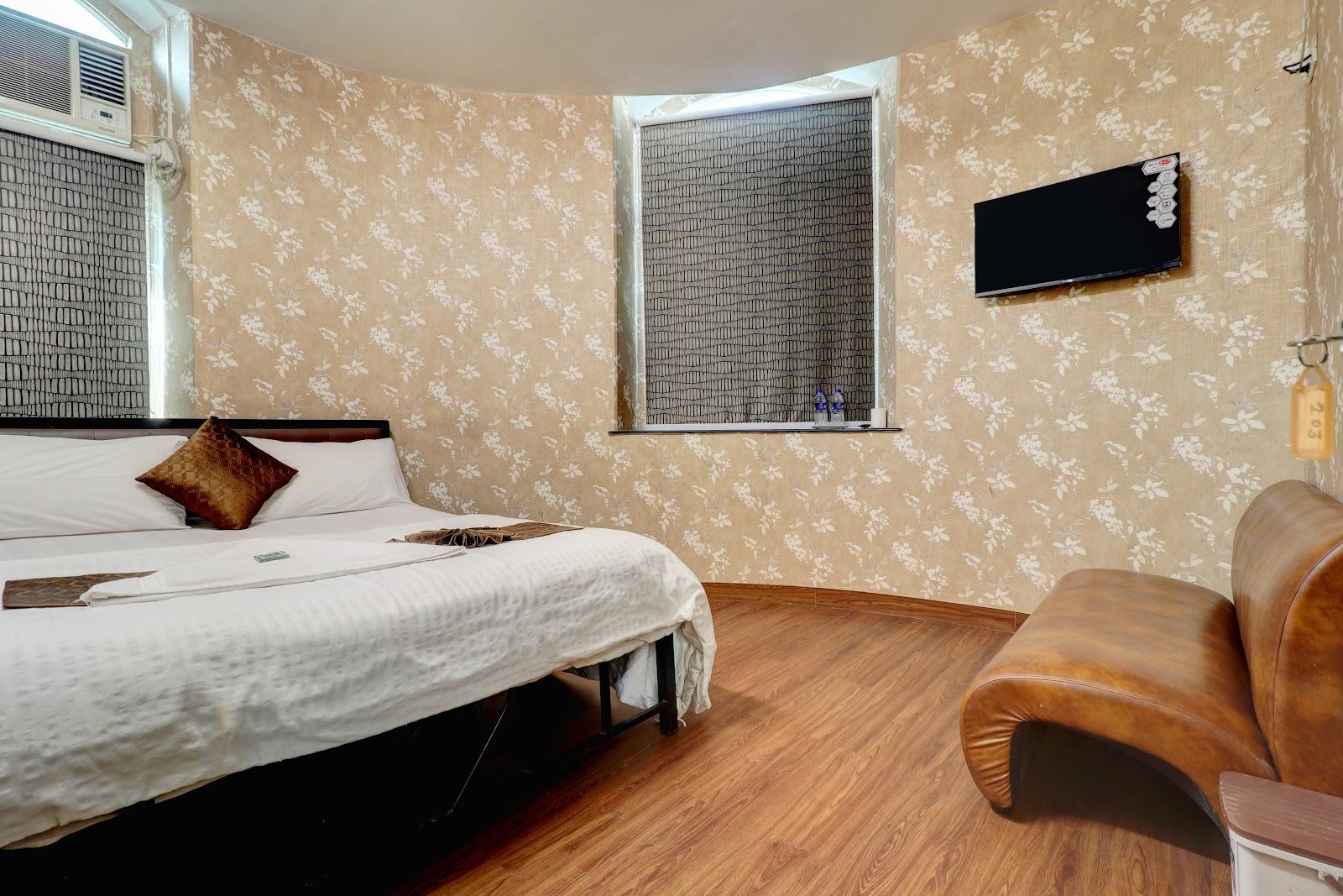 HOTEL SHABANA | Colaba | Mumbai – photo 2