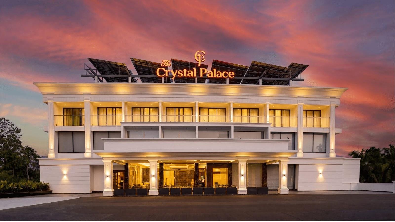 THE CRYSTAL PALACE HOTEL