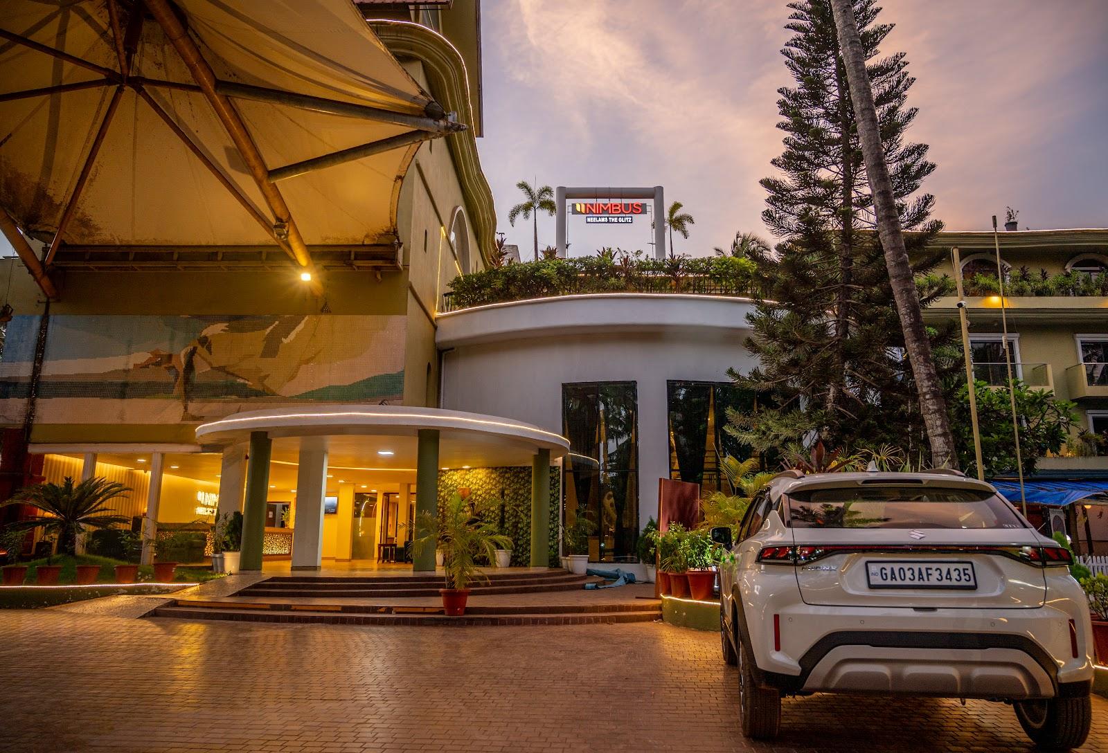 Neelams the Glitz – photo 1