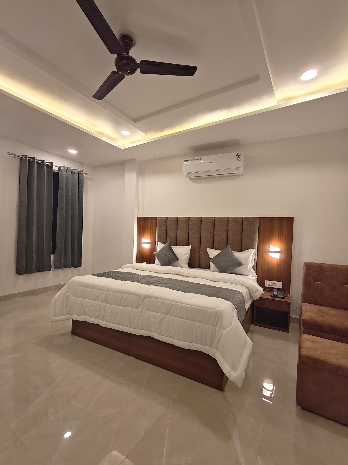Hotel Royal Plaza – photo 3