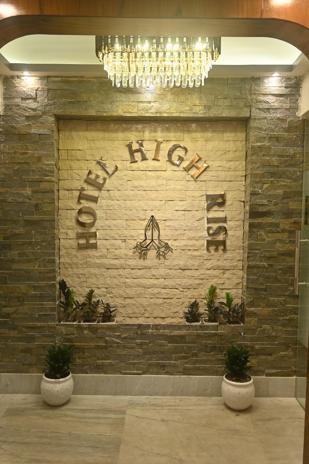 Hotel High Rise – photo 1