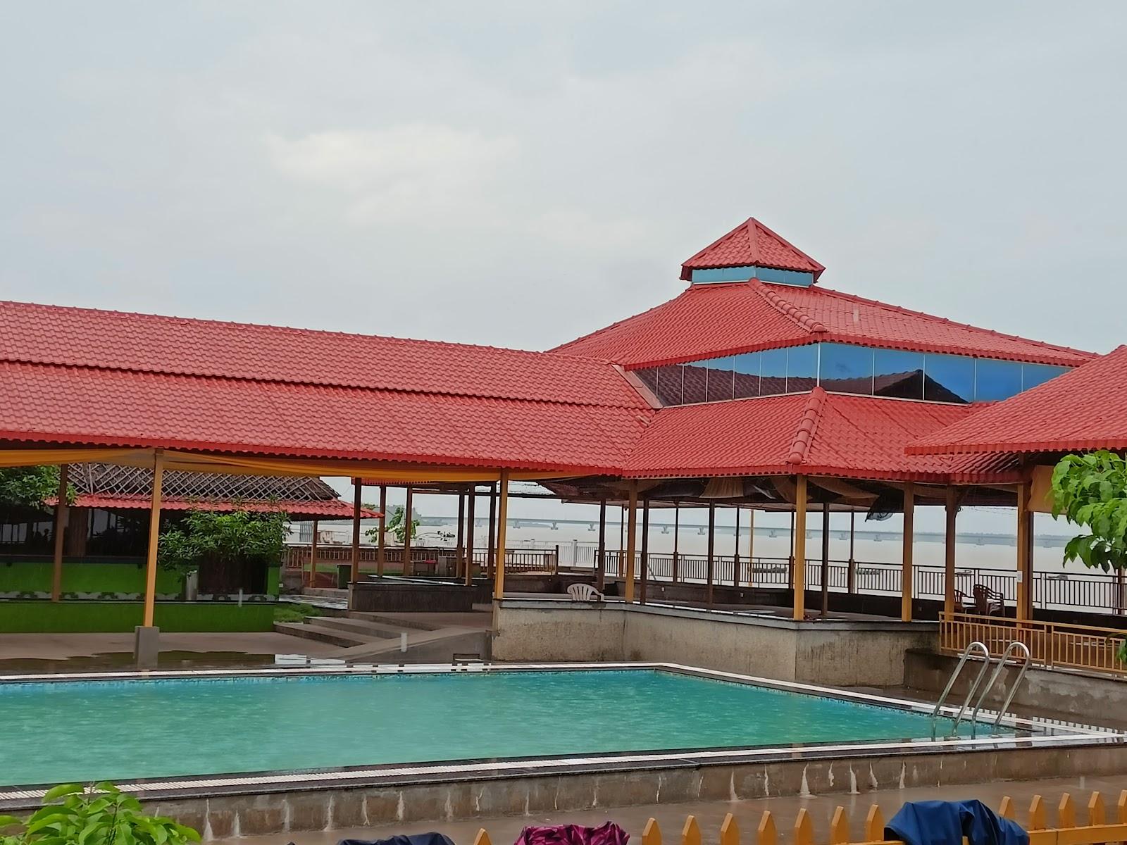 Yanam Resorts – photo 1