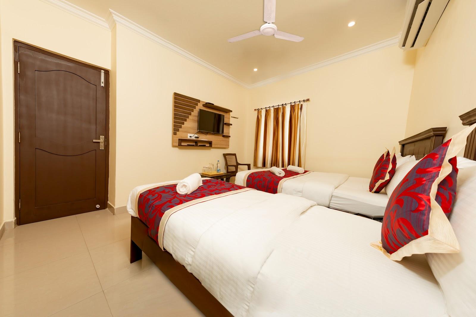 Hotel Strawberry Grand – photo 3