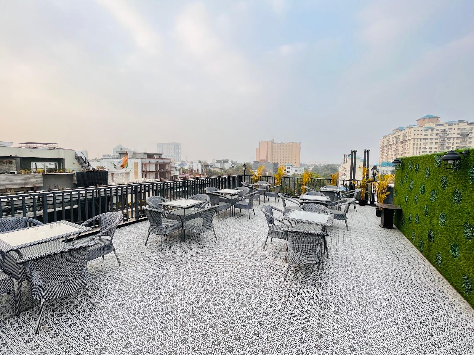 Hotel South Ex Residency – photo 1