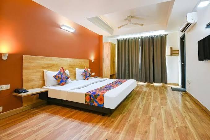 Hotel Aura IP Grand Karkardooma – photo 4