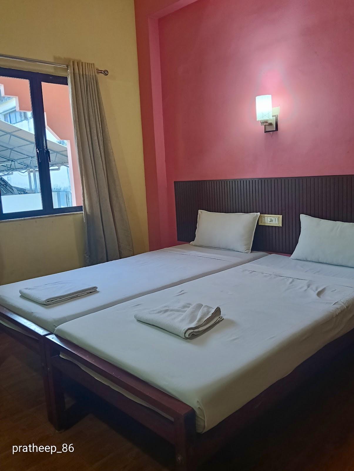 Hotel Srinivas – photo 2