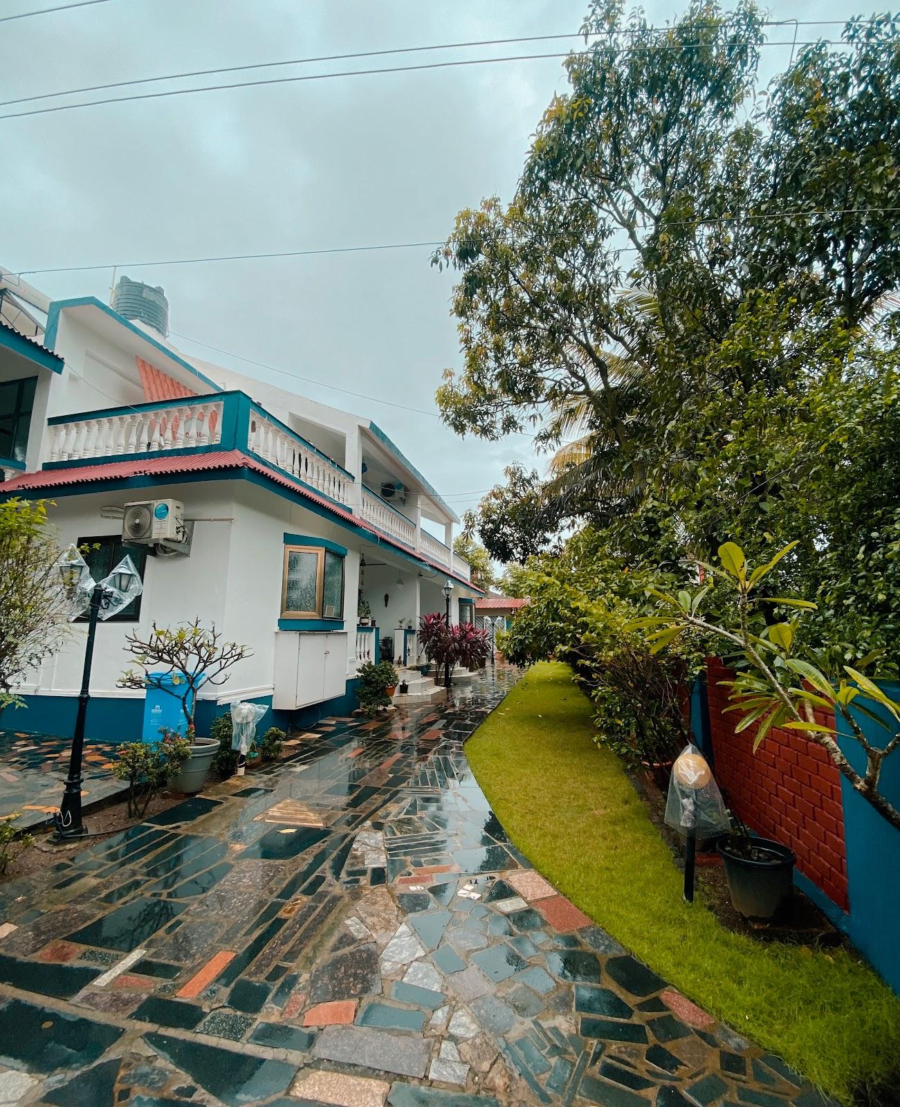 Honeydew Suites and Villas - GOAROUND HOMES – photo 2