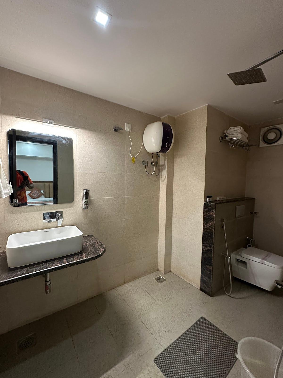 Hotel M K Grand Godowlia Ishwar Tower – photo 3