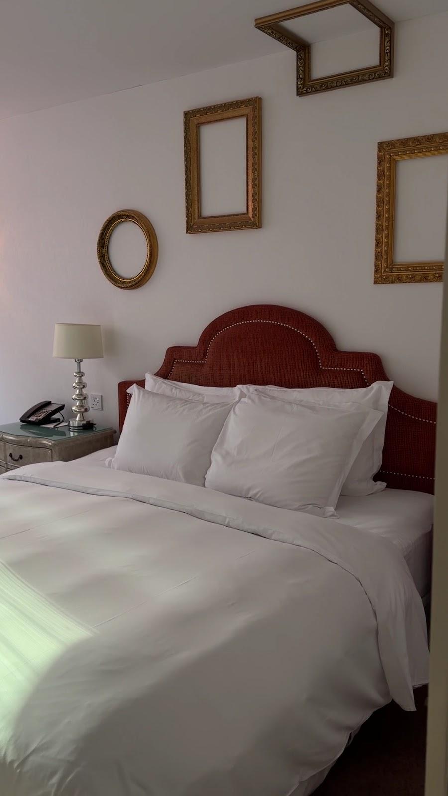 The Luxe Manor – photo 2