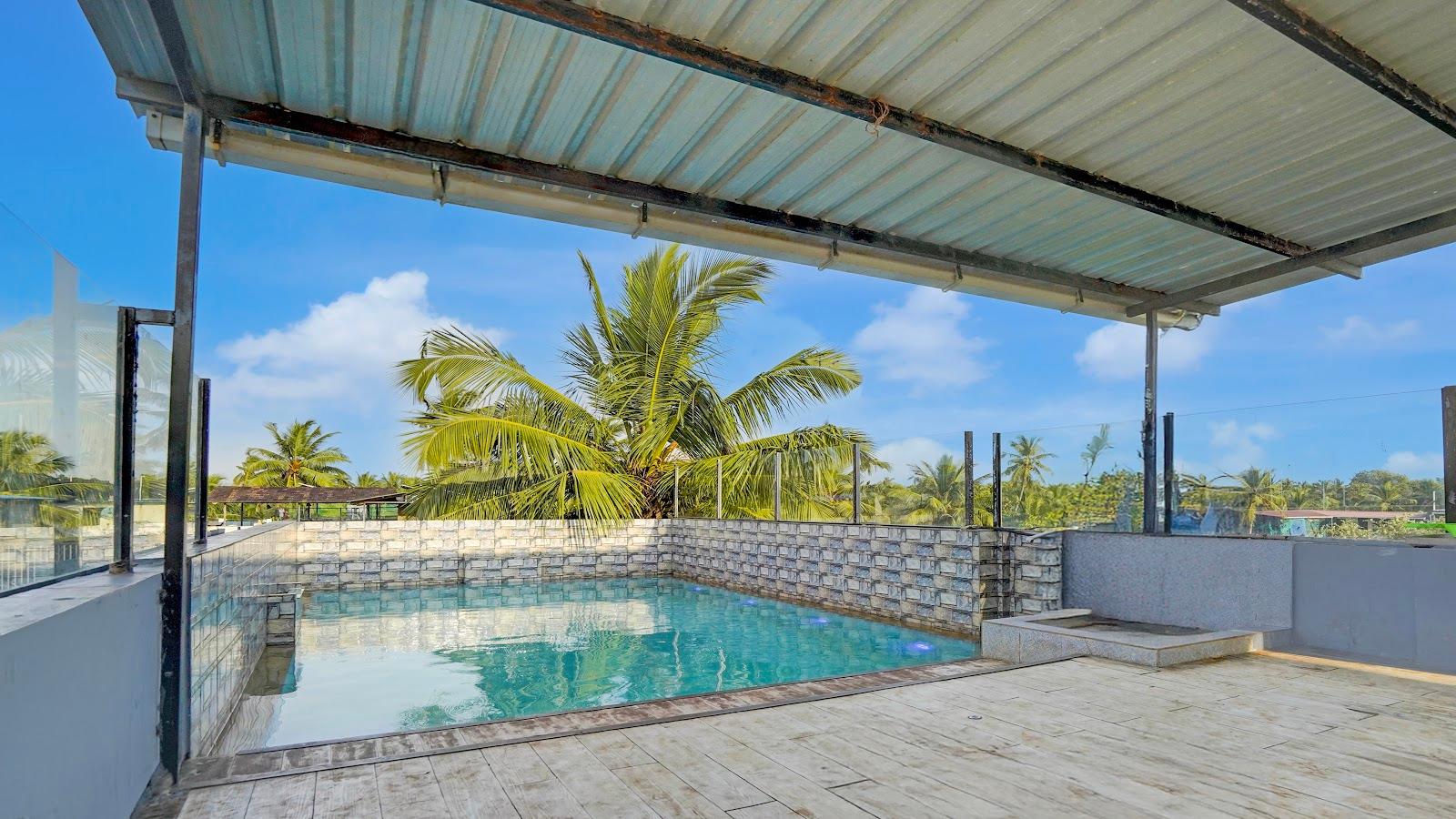 beach front resort – photo 4