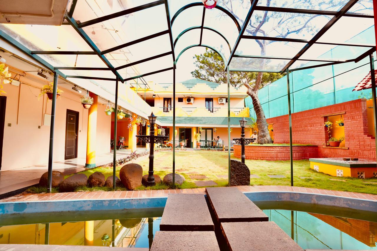 LA COURTYARD – photo 4