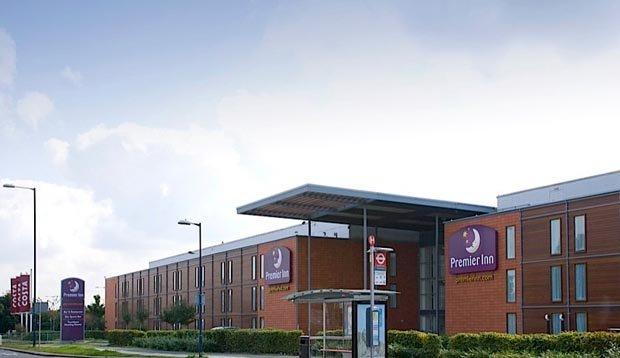 Premier Inn London Heathrow Airport T2 & T3 (Bath Road) hotel – photo 1