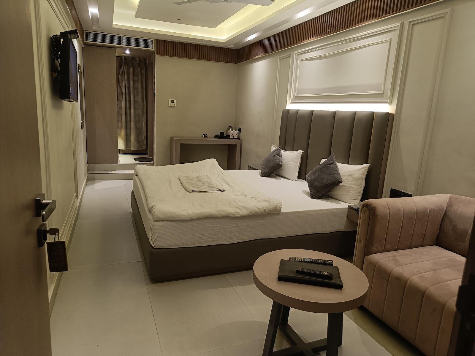 The Gagan Plaza Hotel – photo 3