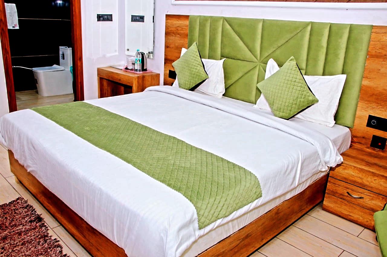 Red Leaf Hotels – photo 2