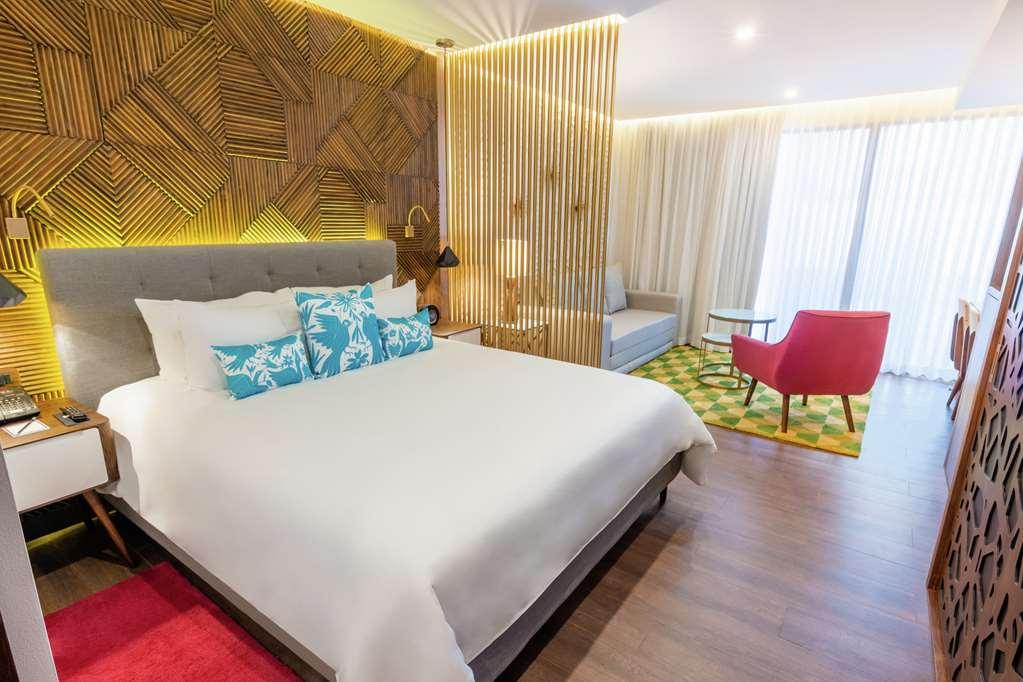 The Fives Downtown Hotel - Curio Collection by Hilton – photo 3