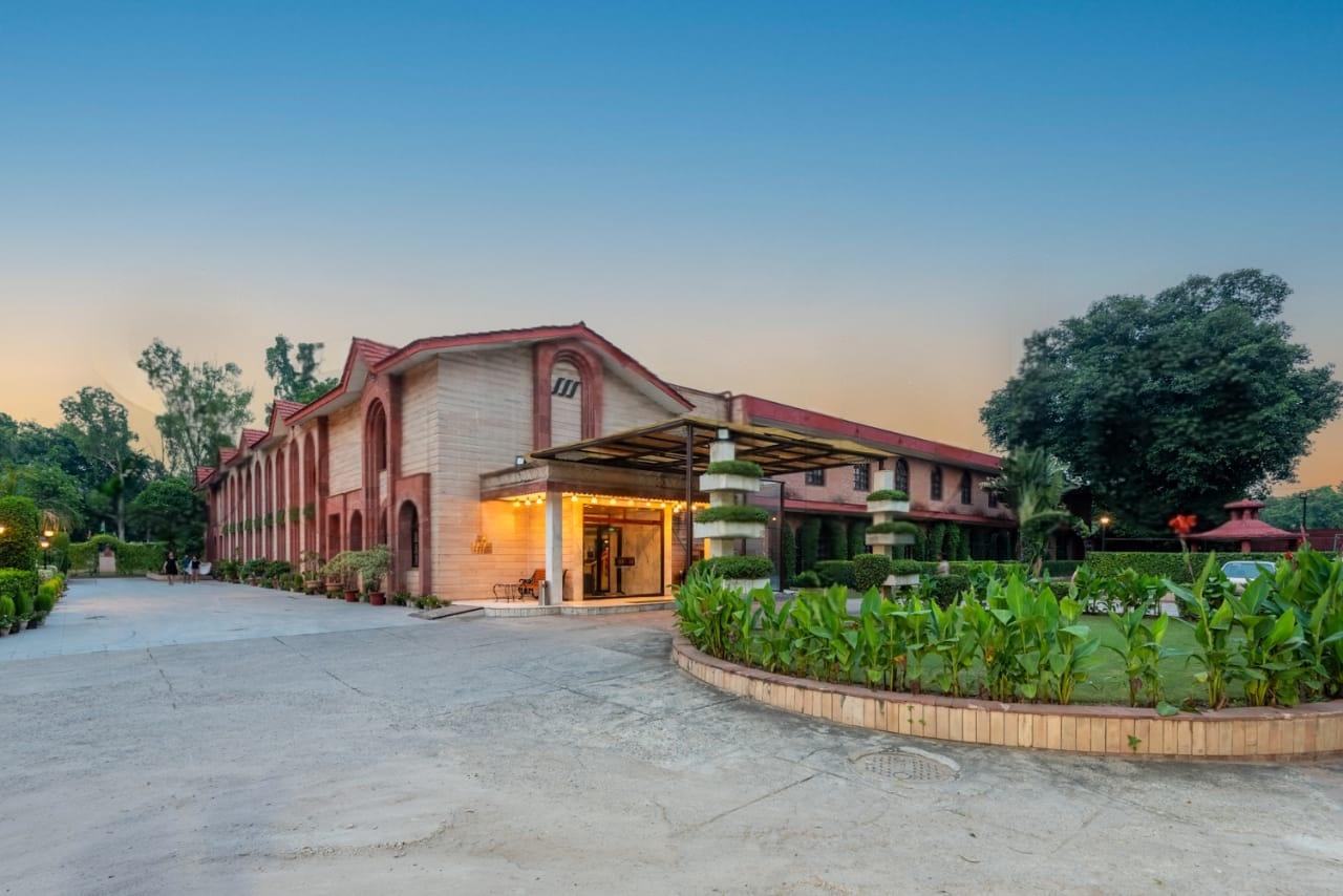 Ashok Country Resort – photo 1