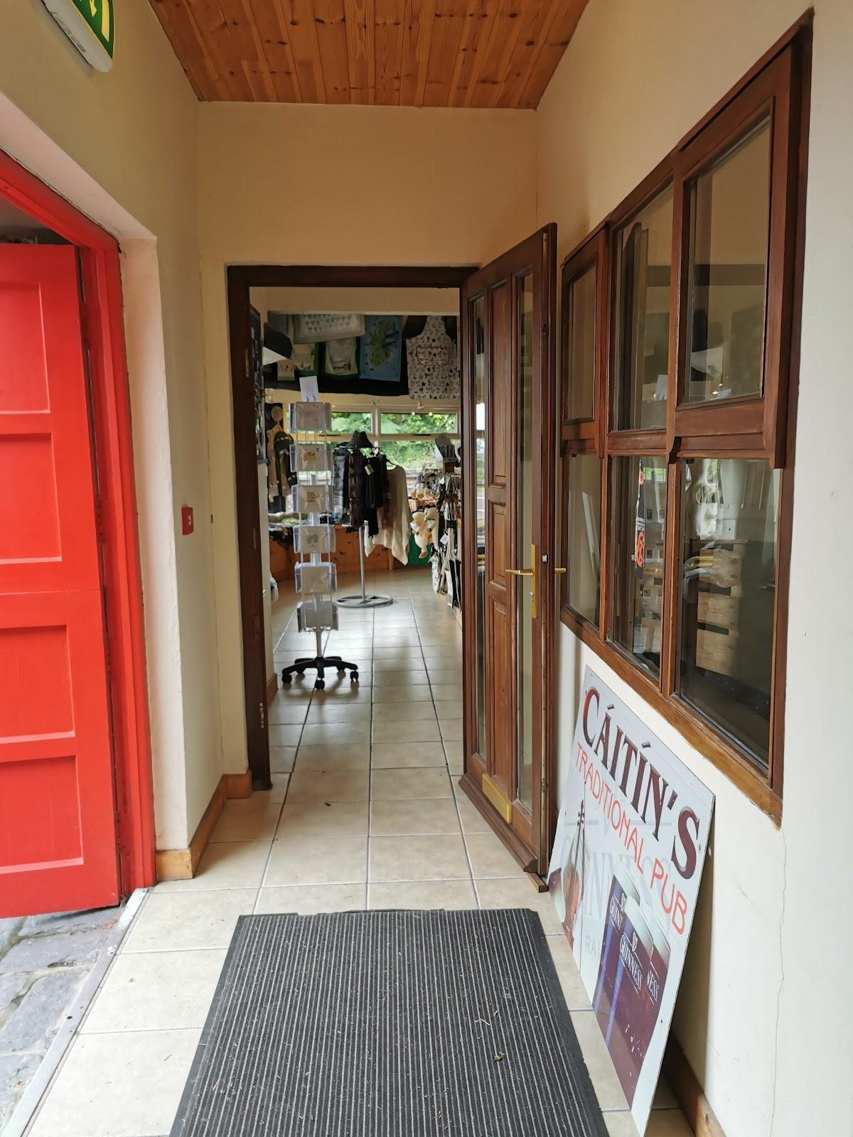 Caitins Pub and Accomodation – photo 2