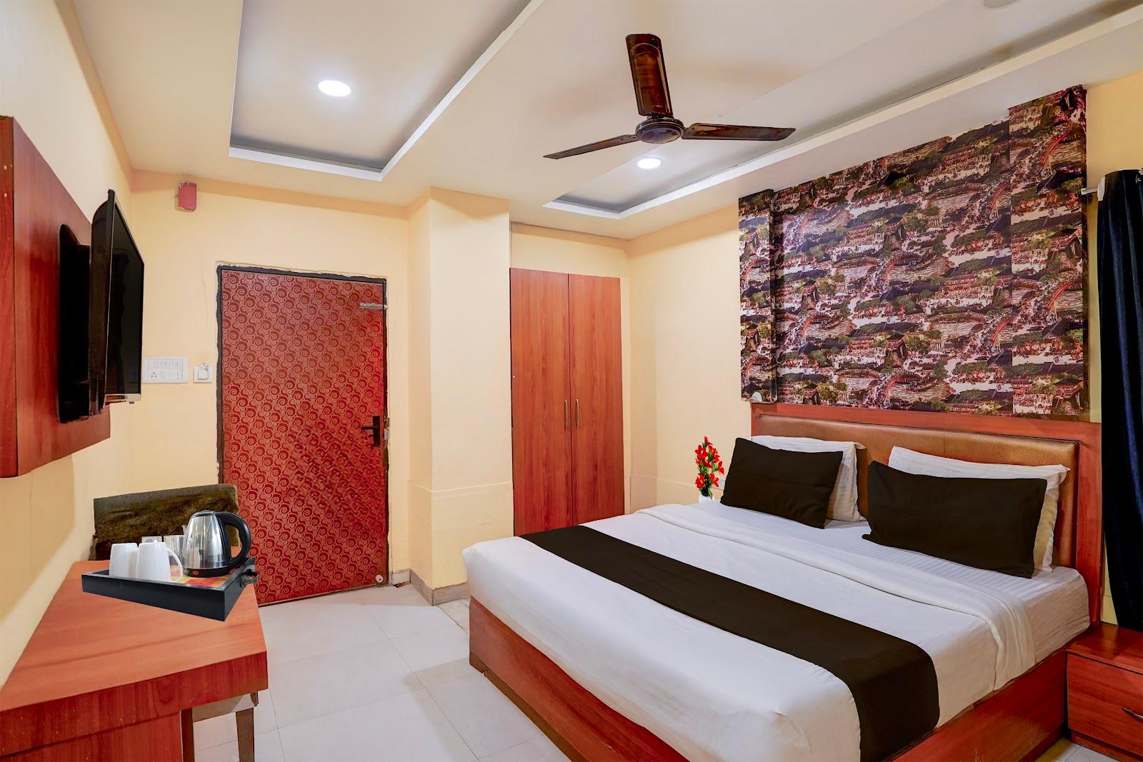 OYO Collection O BHU Road Varanasi Formerly Hotel Swarna Banquet – photo 2