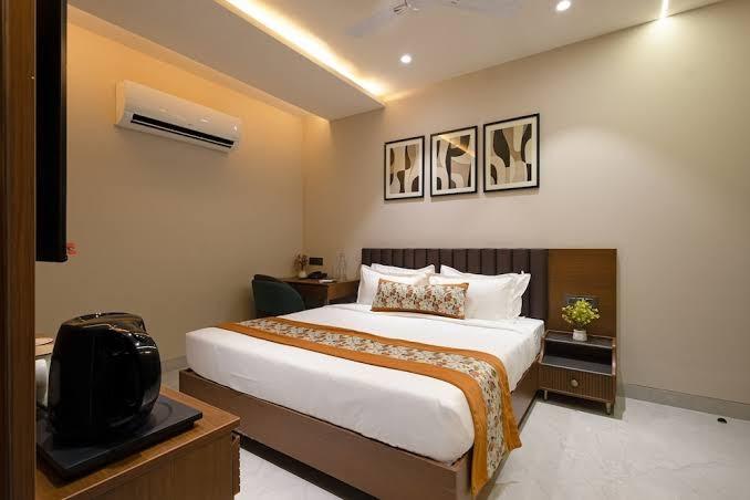 Saltstayz Premier Naraina Vihar – photo 4