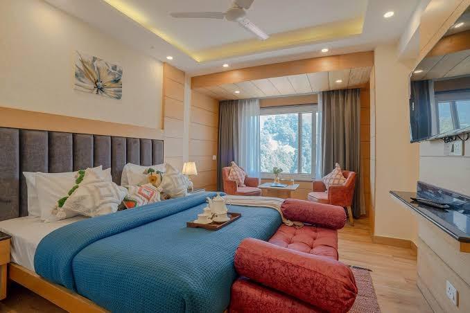 Hotel Super, Perfectstayz Premium, near picture palace – photo 4